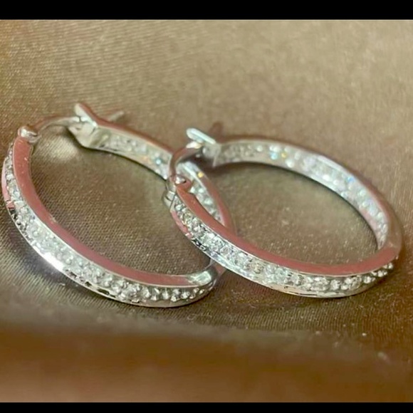 Jewelry - New 14K Solid Real Gold Natural Diamond Hoop Earrings stunning